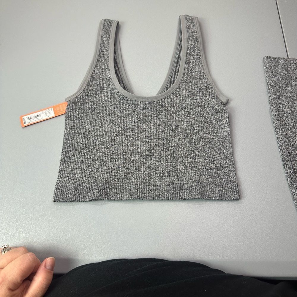 Colsie Gray Ribbed V-Neck Tank Top - Picture 2 of 6